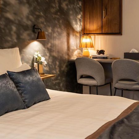 Bijou Suites Classic Osaka Bagian luar foto